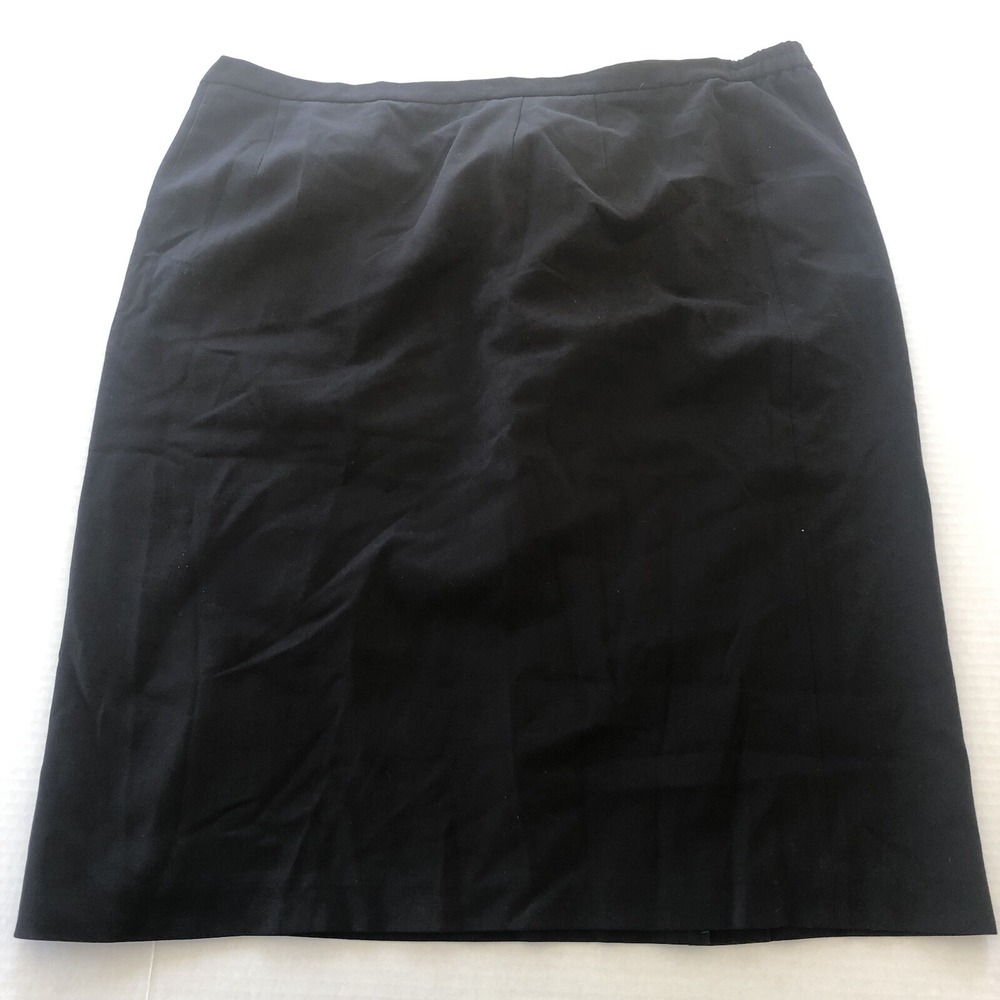 Larry Levine Classic Black Straight Knee Length Modest Skirt Women's 20W A3905
